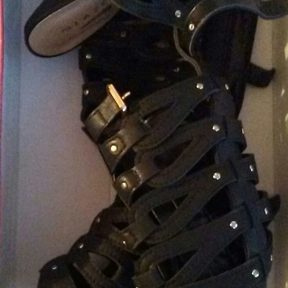 BN in box Glaze strap heels